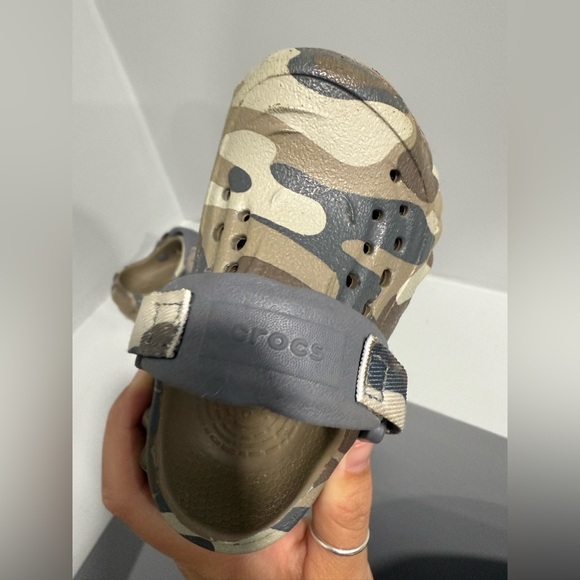 Infant size 5 all terrain camo crocs - Picture 5 of 8
